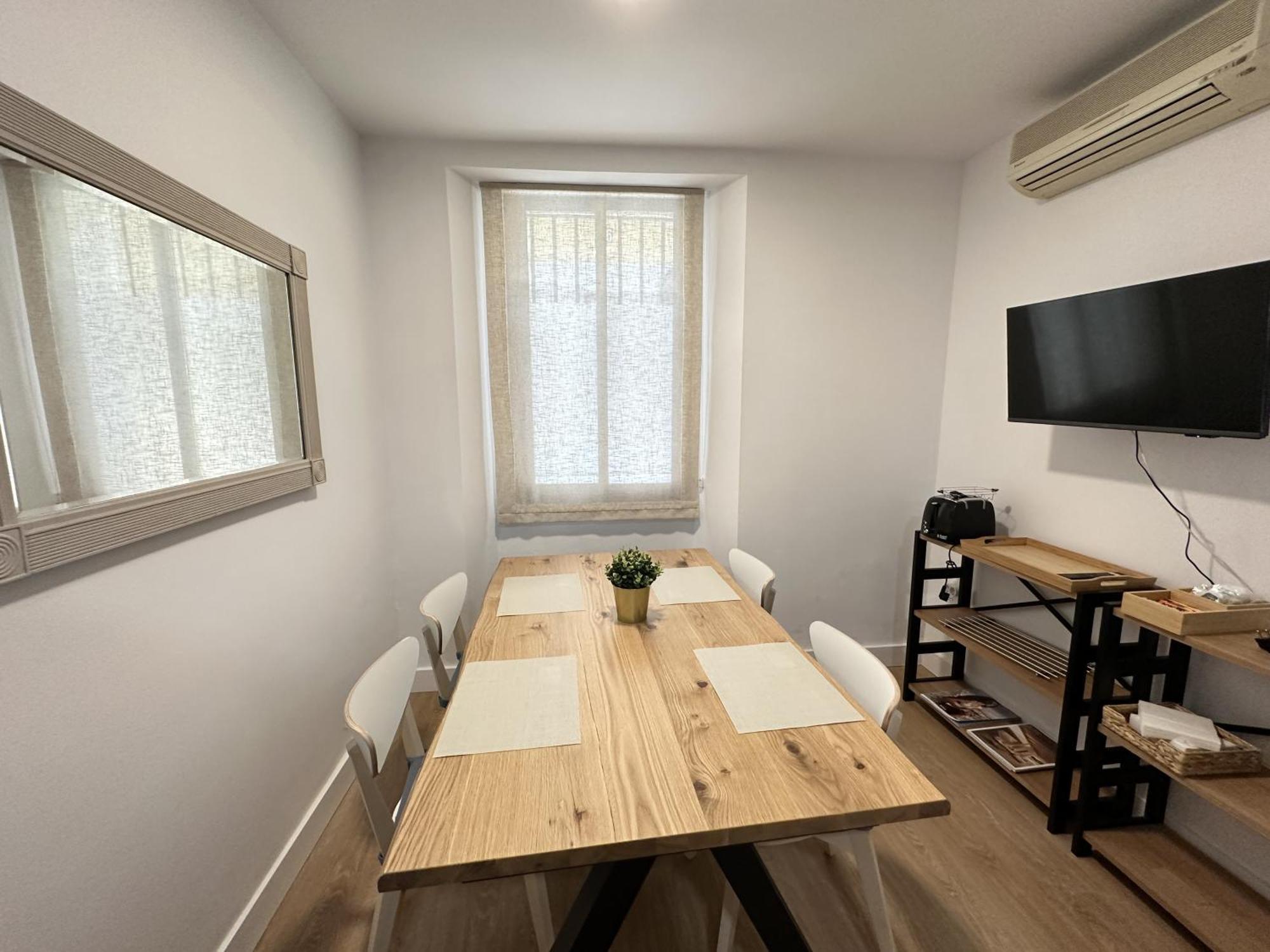 Archeros Suite, Centro De